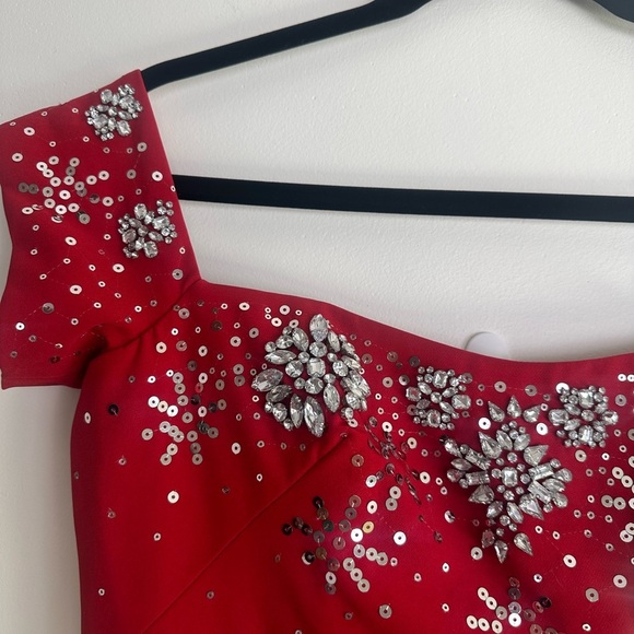 NWT Marchesa Red Embellished Gown with Slit and Off the Shoulder Neckline - Picture 11 of 12